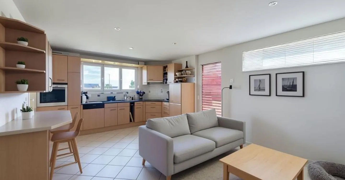 Versatile Duplex with Garden - Photo 7 of 9