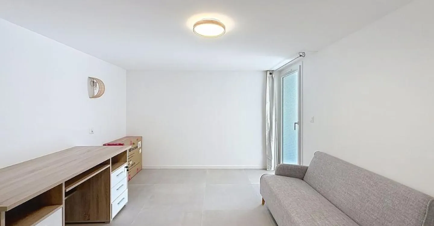 Versatile Duplex with Garden - Photo 9 of 9