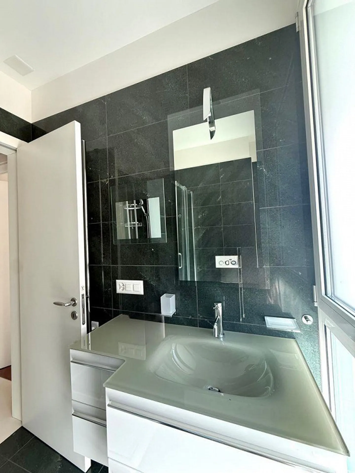 Elegant 3.5 Room Apartment - Photo 7 of 8