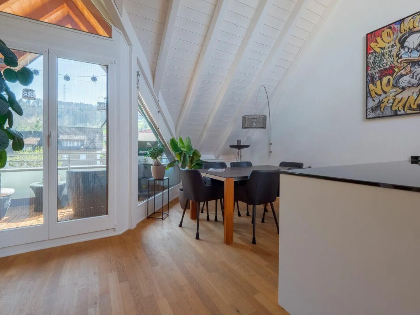 Bright 4.5 Room Attic Maisonette Apartment incl. 1 Parking Space - Photo 8 of 12