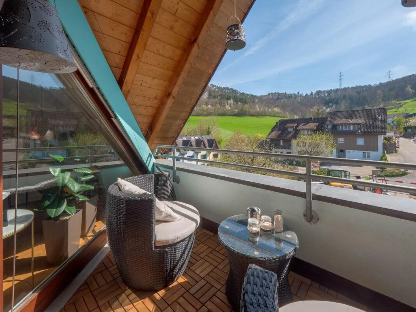 Bright 4.5 Room Attic Maisonette Apartment incl. 1 Parking Space - Photo 9 of 12