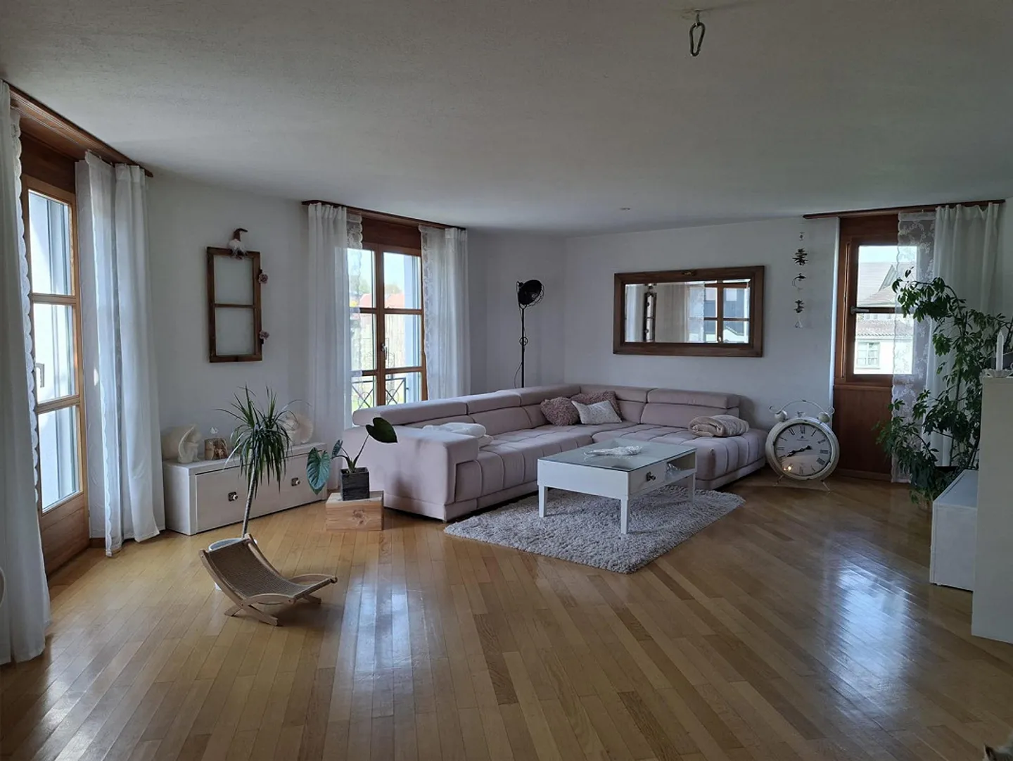 Casa unifamiliare unica con piscina e tanto verde - Foto 4 di 13