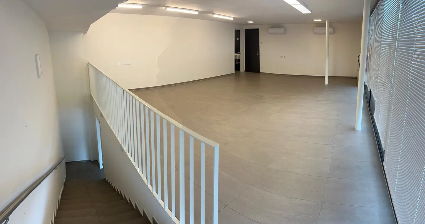 VEZIA - GRANDE SPAZIO COMMERCIALE IN AFFITTO - Foto 4 di 5