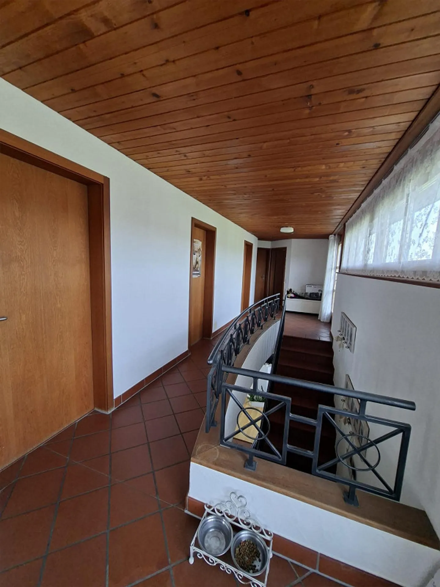Casa unifamiliare unica con piscina e tanto verde - Foto 9 di 13