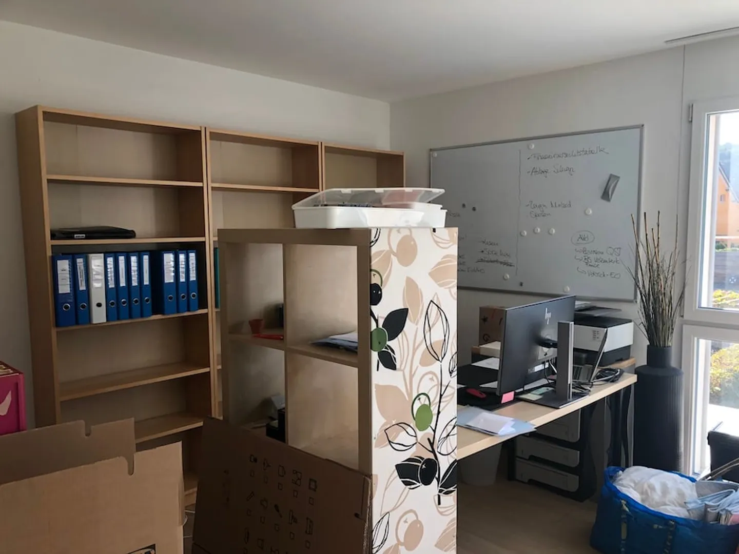 Modern Architecture: Single-family House with 5.5 Rooms in a Quiet Location - Photo 8 of 11