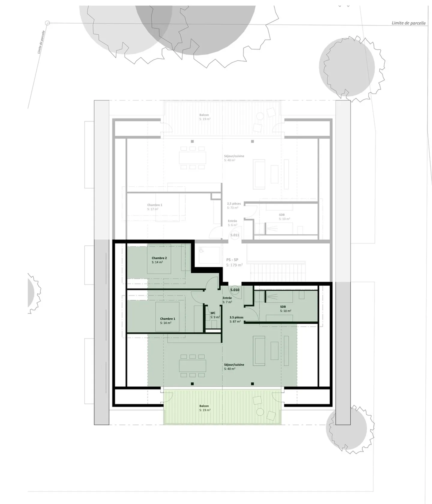 Luxurious 3.5 attic apartment with large bay window on balcony - Photo 3 of 3