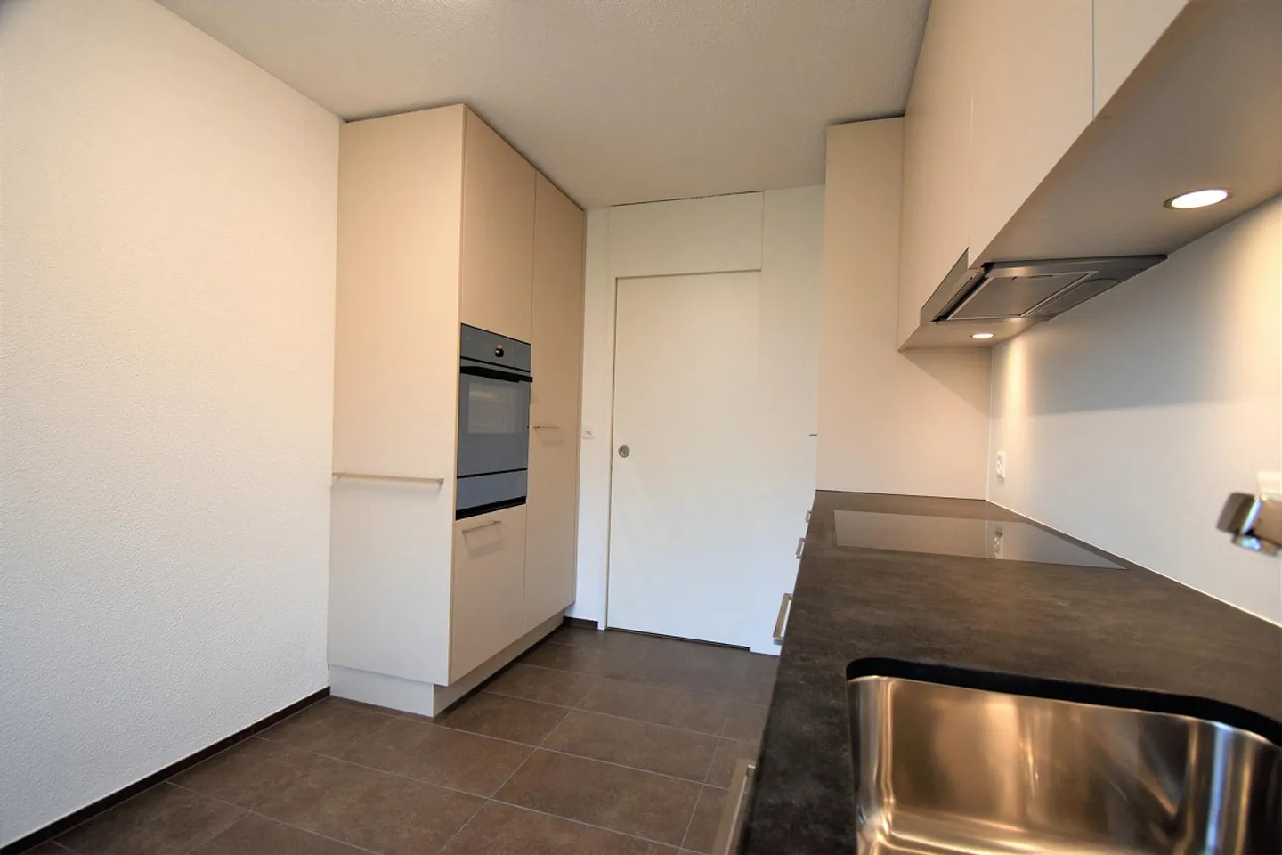 Appartamento moderno e soleggiato al piano terra - Foto 4 di 13