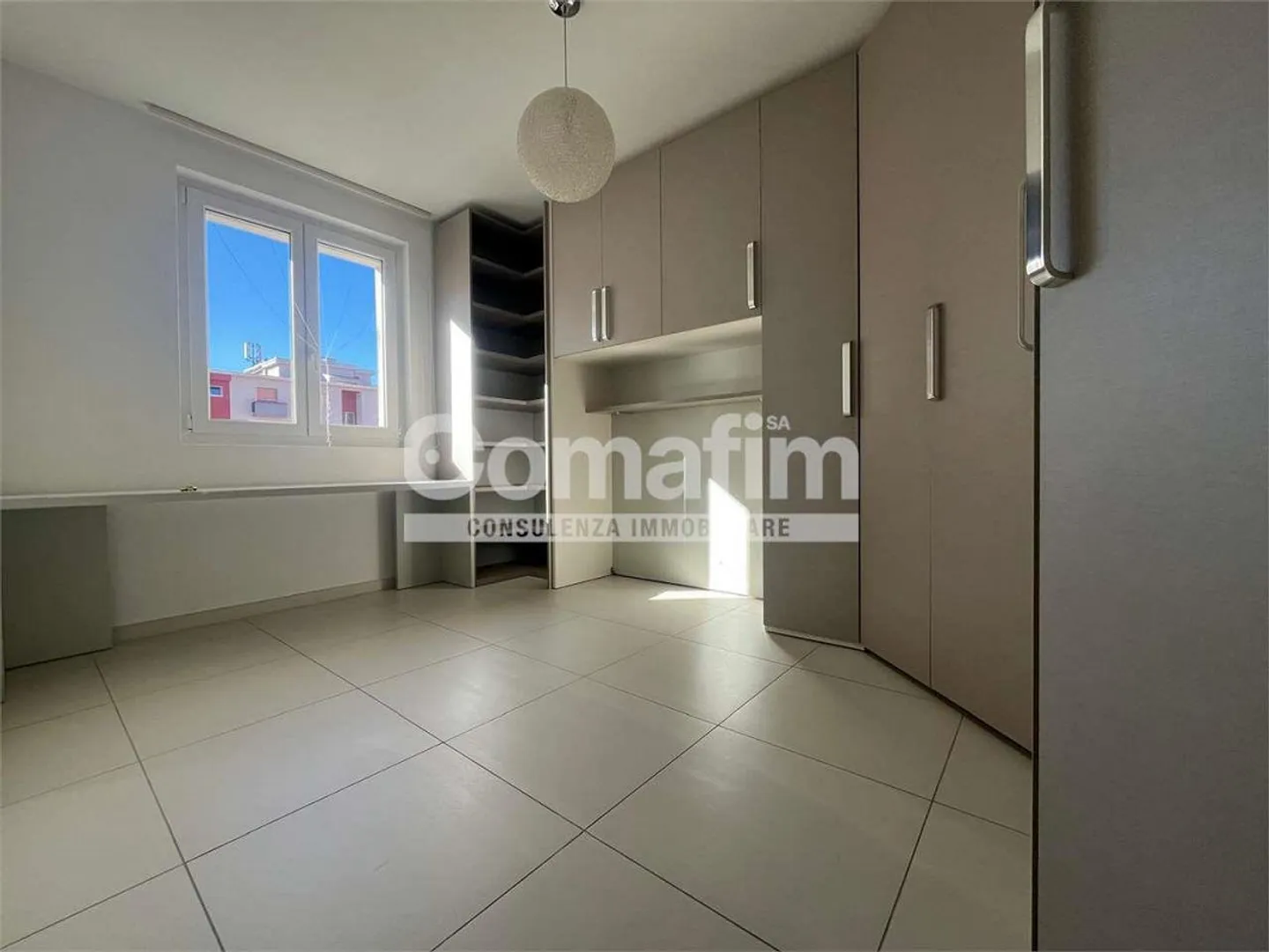 Geräumige 6,5-Zimmer-Wohnung in Lugano zu vermieten - Foto 10 von 13