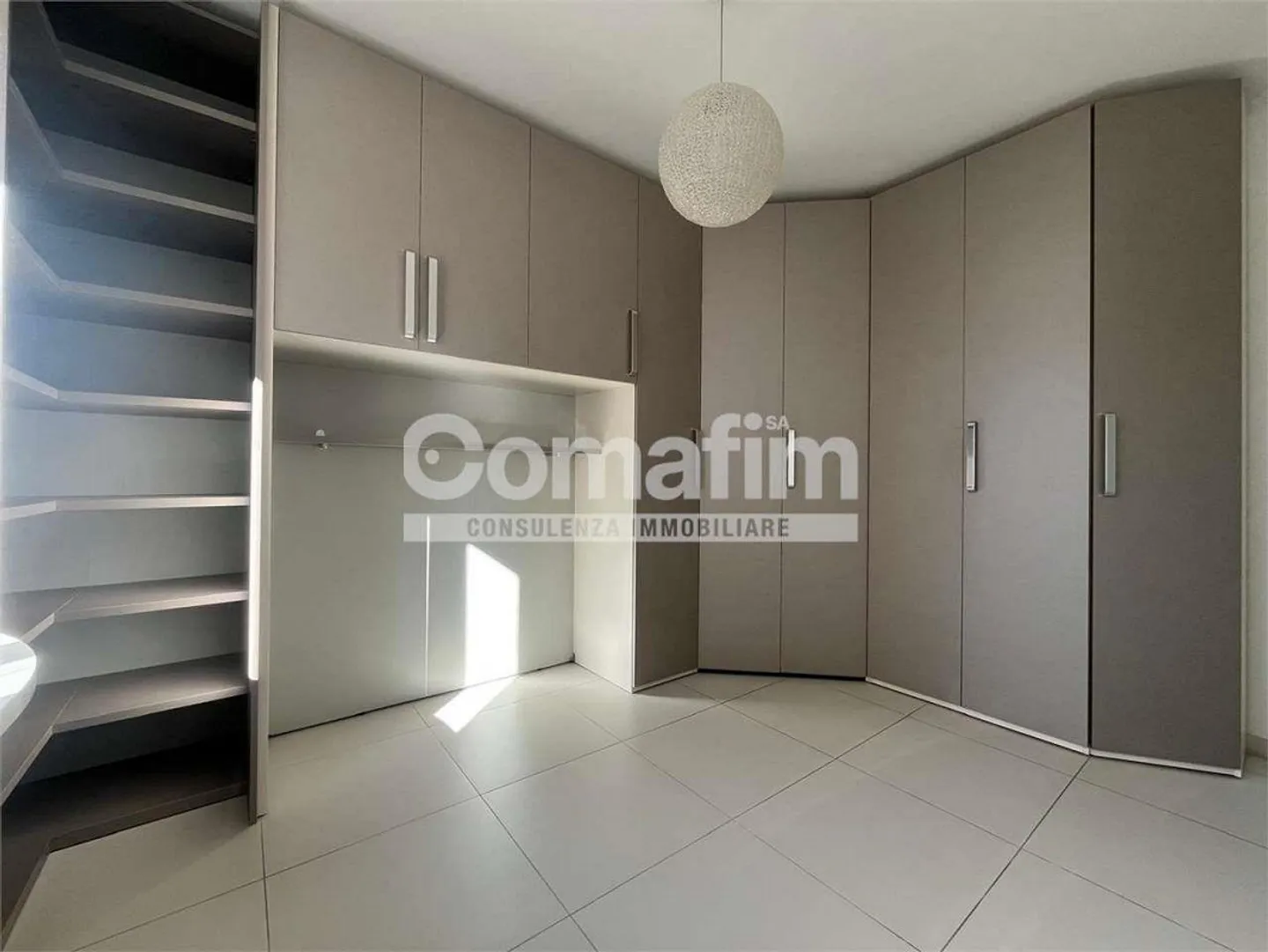 Geräumige 6,5-Zimmer-Wohnung in Lugano zu vermieten - Foto 11 von 13
