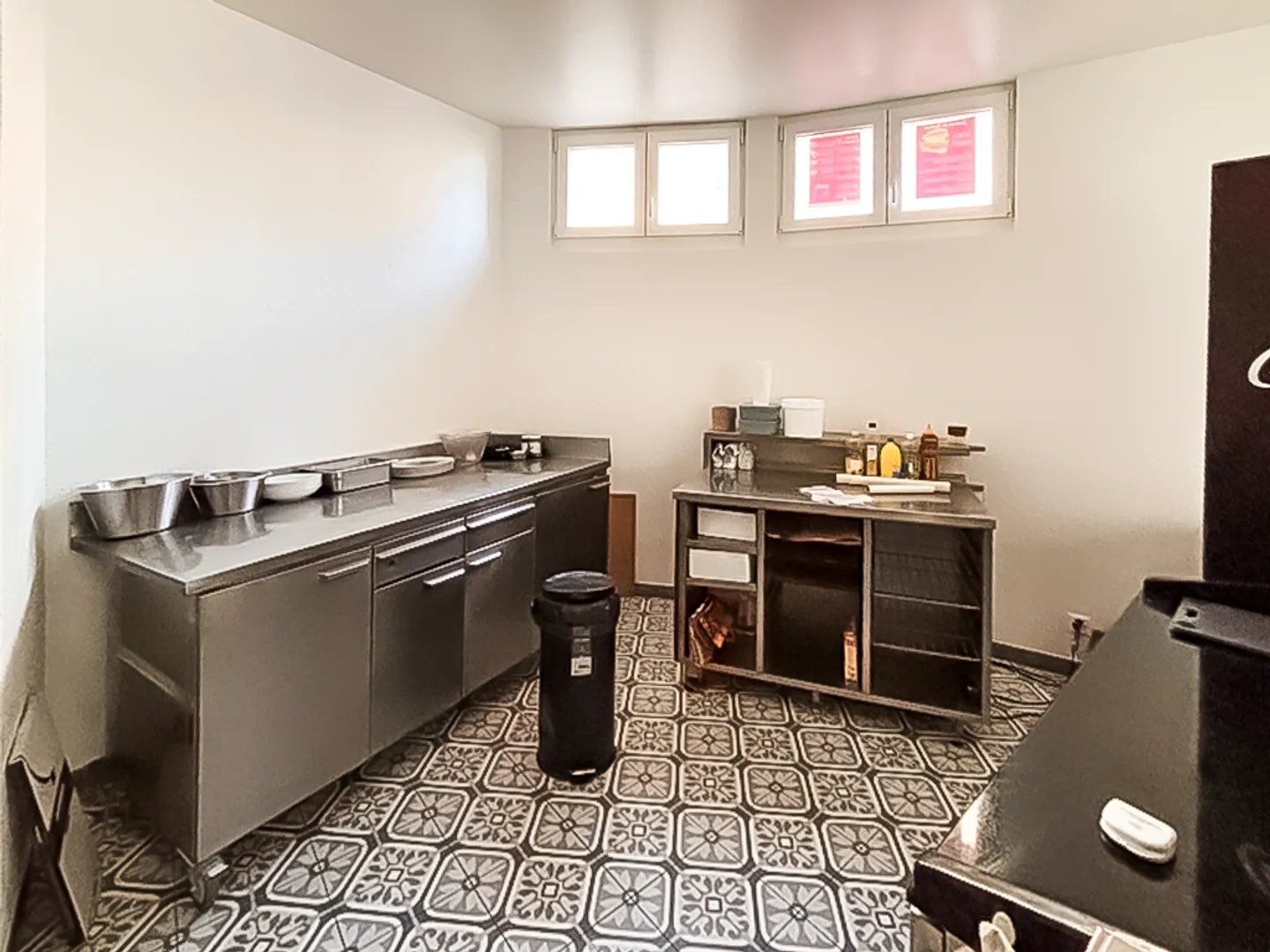 LOCAL COMMERCIAL POUR UN RESTAURANT OU SNACK/BAR - Foto 8 di 9