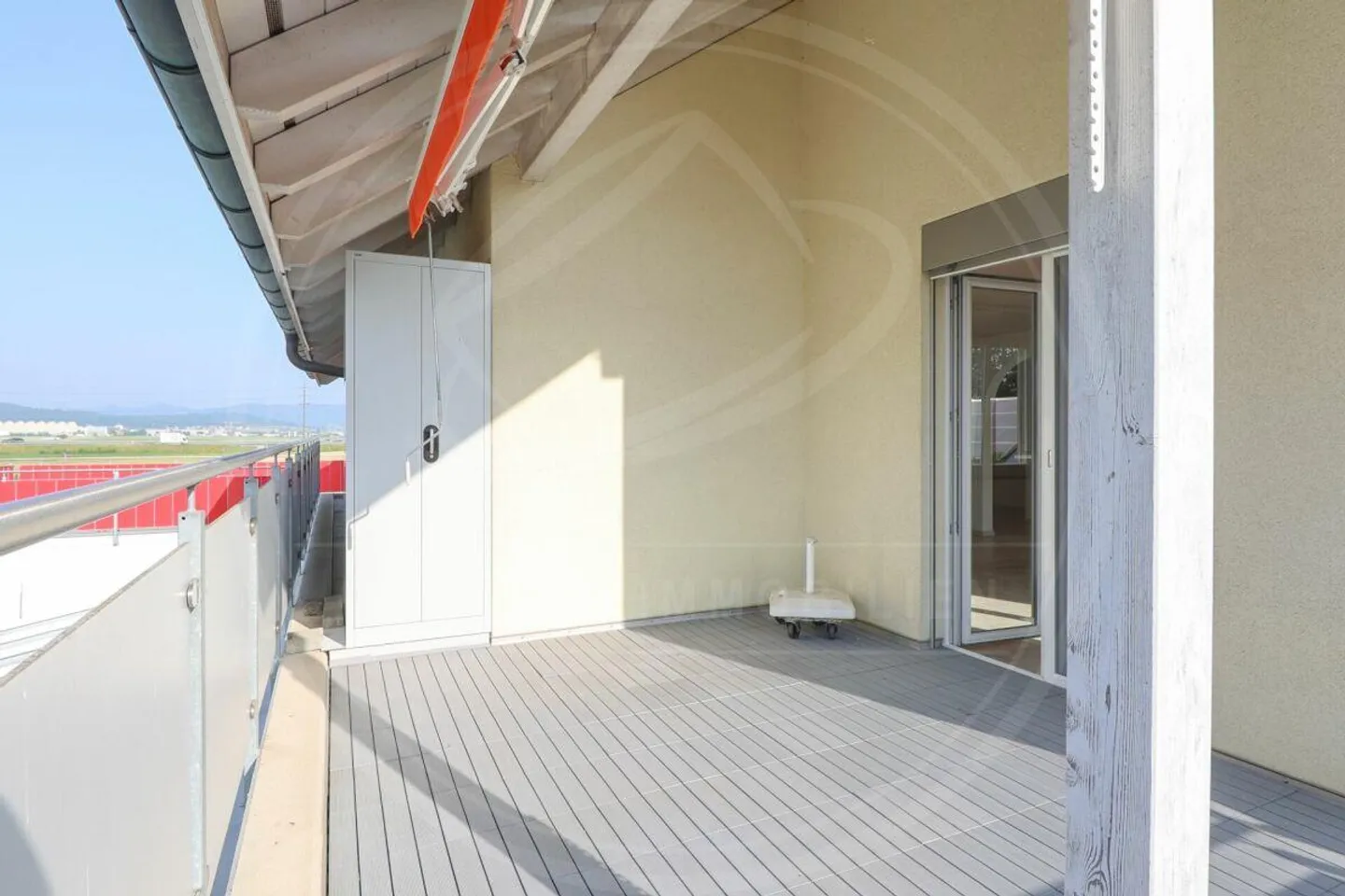 Plenty of space for two - stylish living and relaxed arrival - Photo 9 of 14