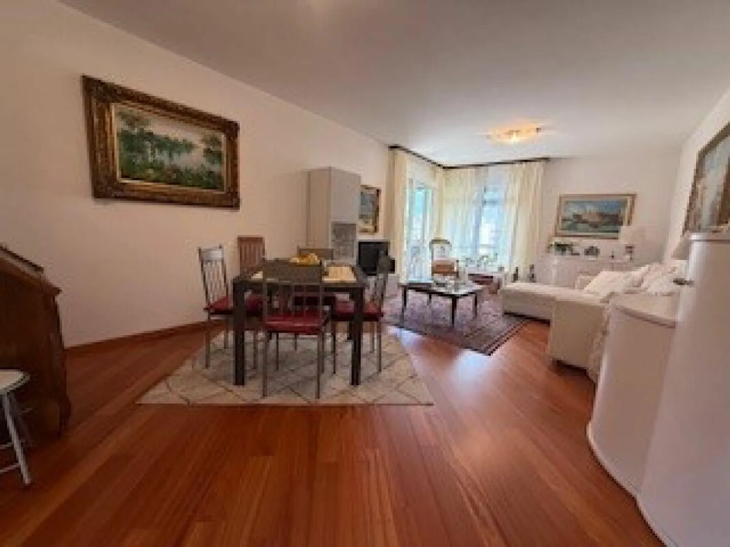 Ampio 3.5 locali con terrazza - posizione privilegiata a Bellinzona - Foto 2 di 10