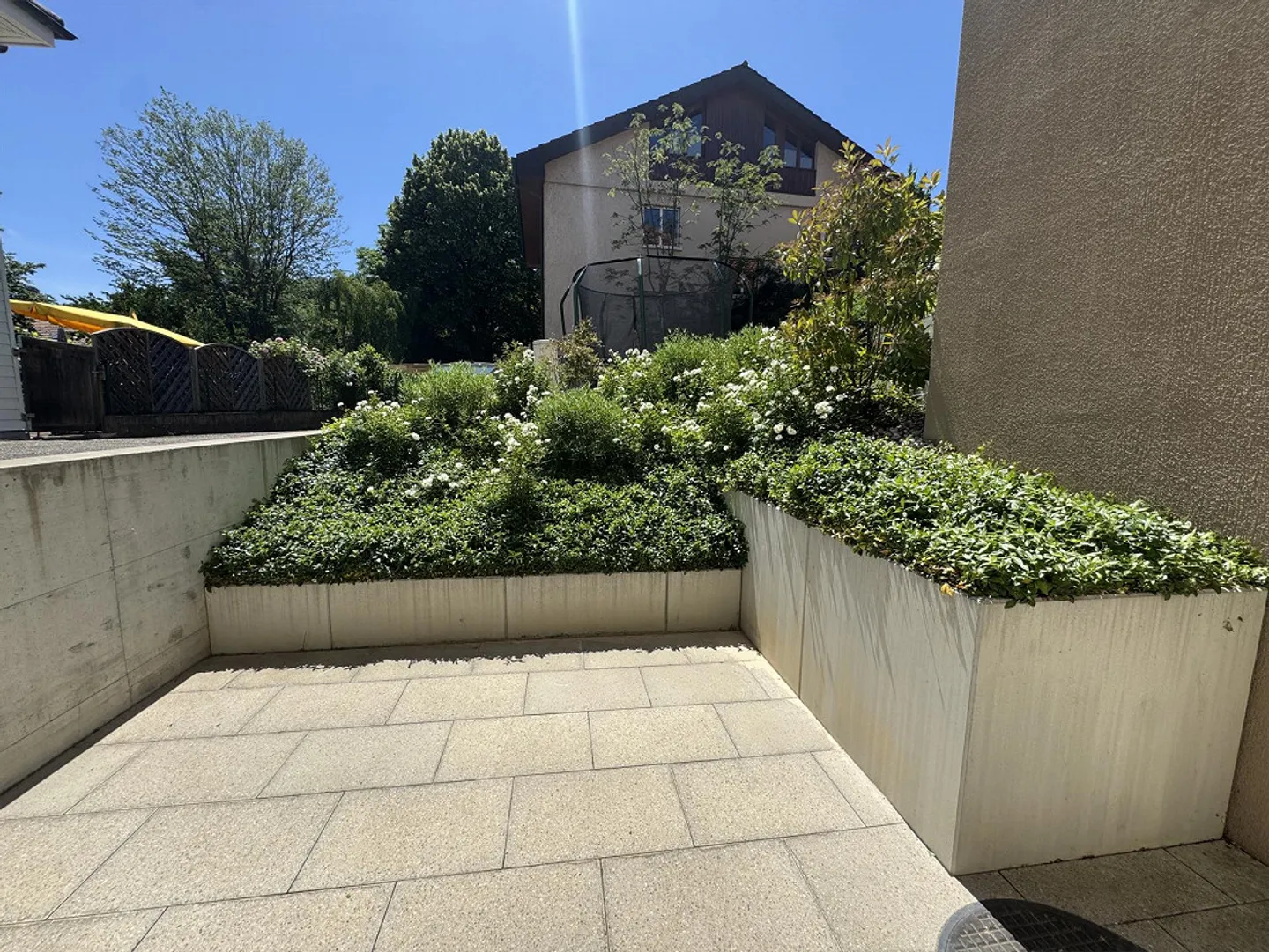Appartement moderne de 2,5 pièces au rez-de-chaussée à Pfeffingen, bien situé - Photo 4 sur 8