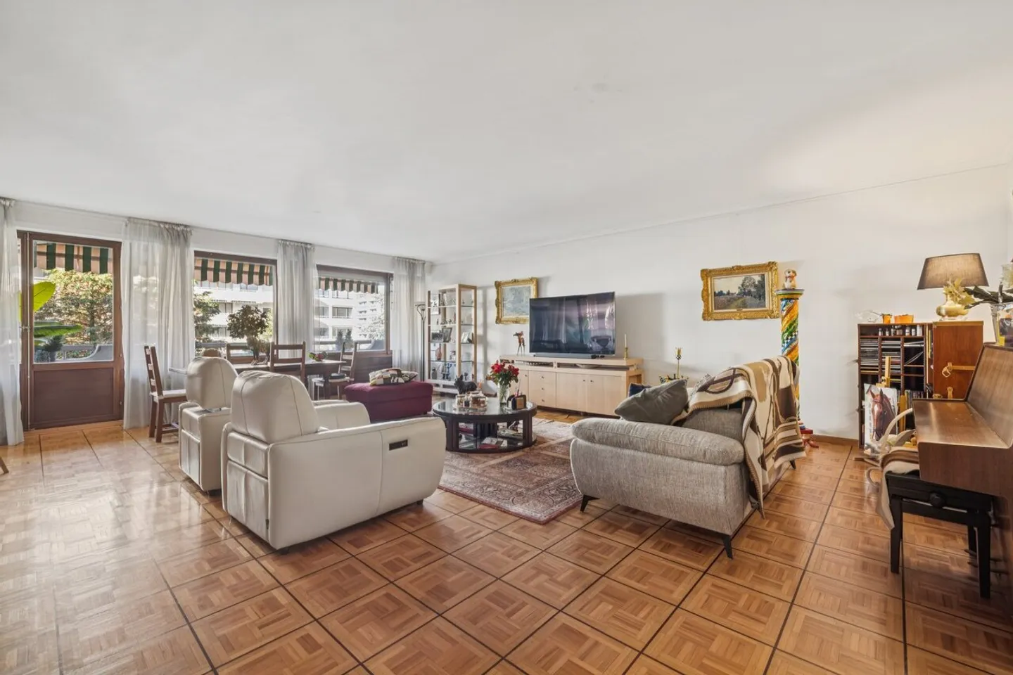 Florissant 6P apartment crossing - Photo 2 of 11