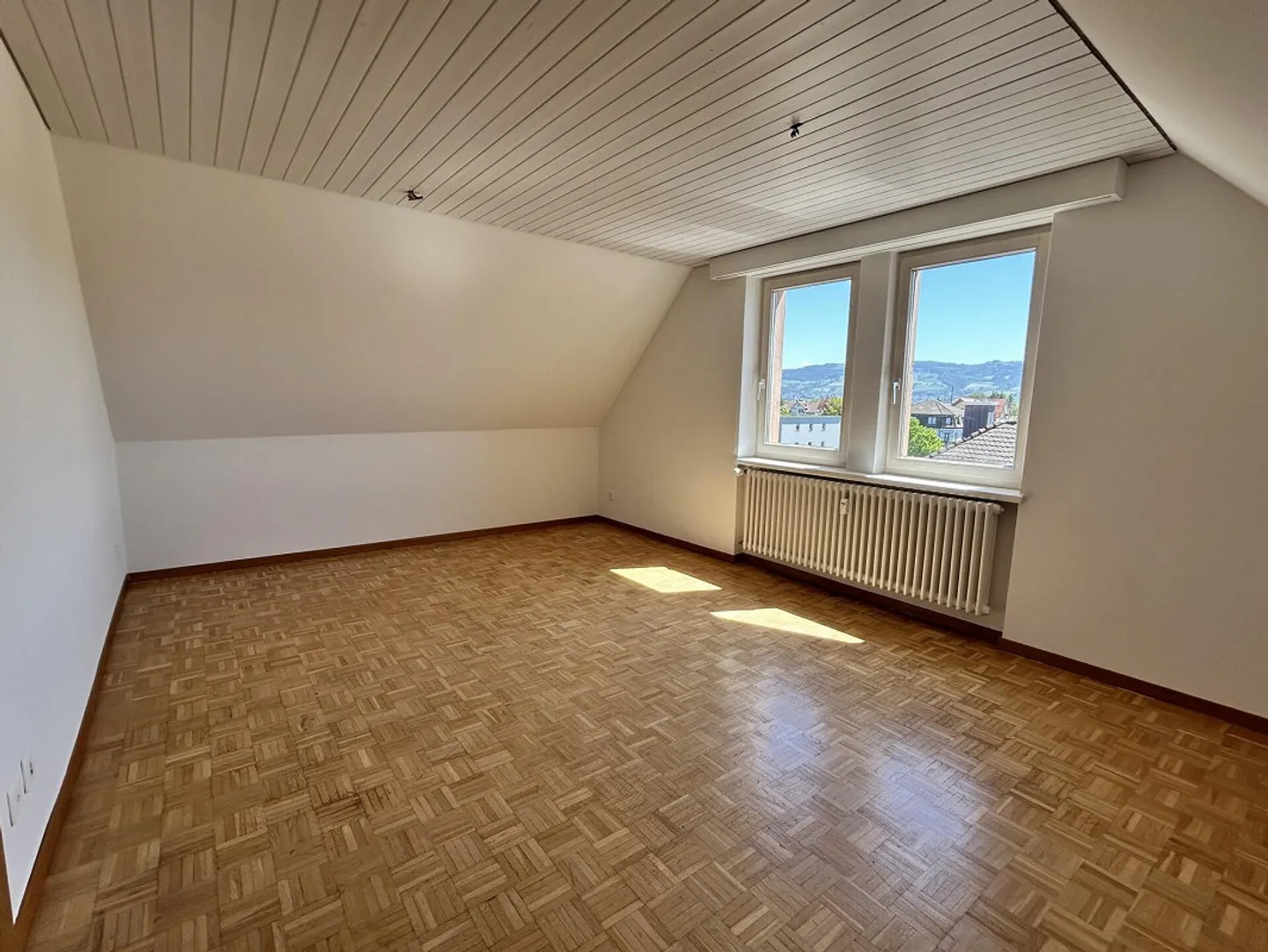 Charmante Dachwohnung in Arbon - Foto 2 von 9