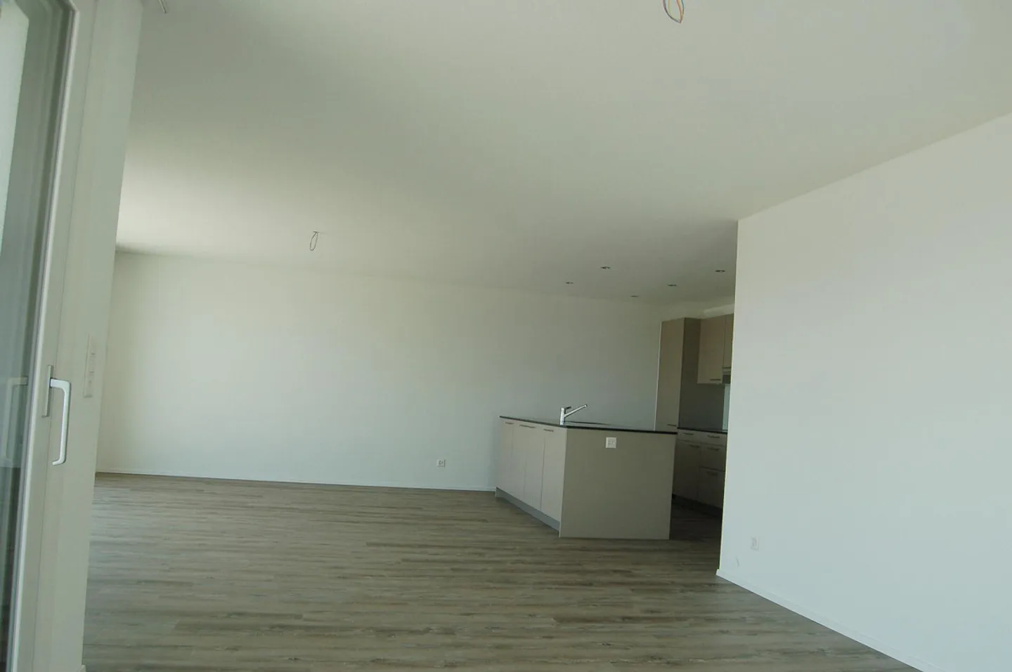 Modern apartment with a clear view of the Bernese Alps on the 1st floor - Photo 5 of 7