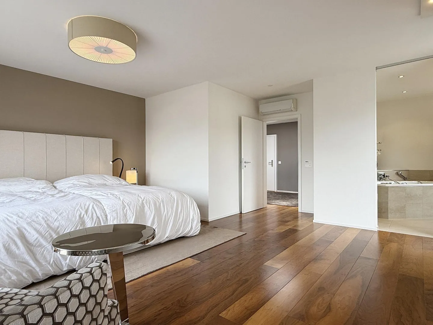 Appartement penthouse spacieux et non meublé de 4,5 pièces, 163 m2 - Photo 13 sur 22