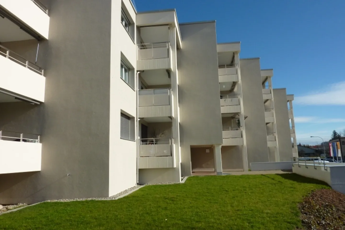 «Grosszügige Wohnung mit Gartensitzplatz» - Foto 2 von 5