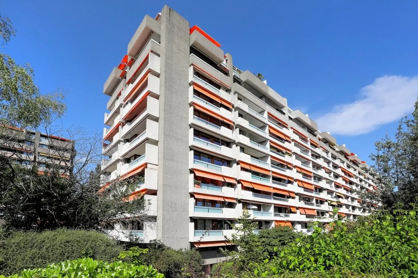 Geräumige Wohnung Nähe UNO - Foto 1 von 12