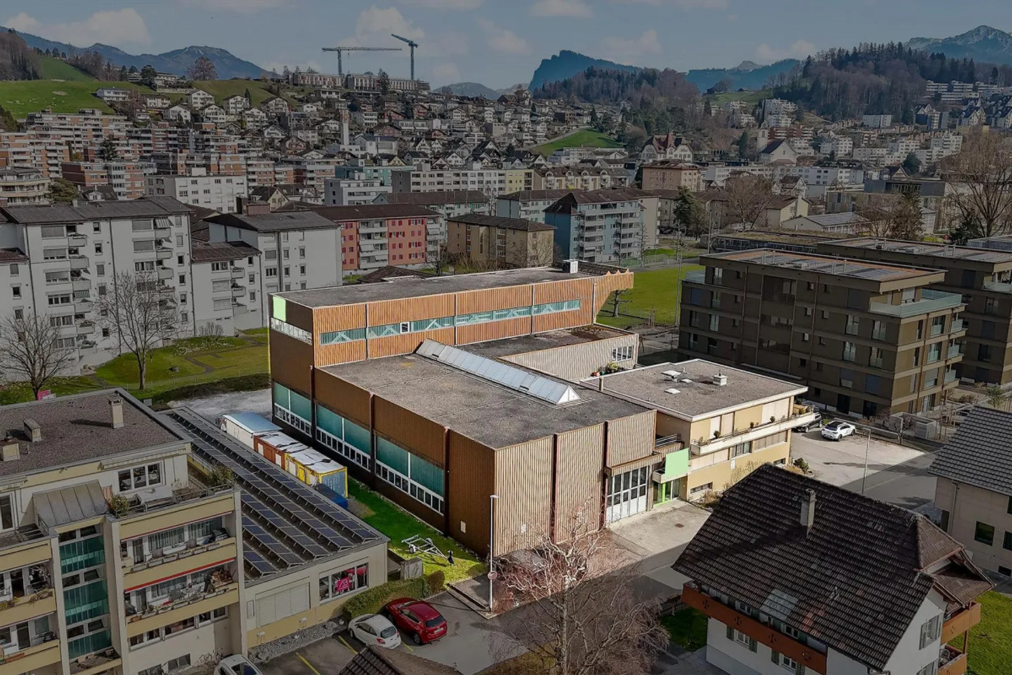 Hall Commercial au Rez-de-Chaussée à Louer - Photo 3 sur 10