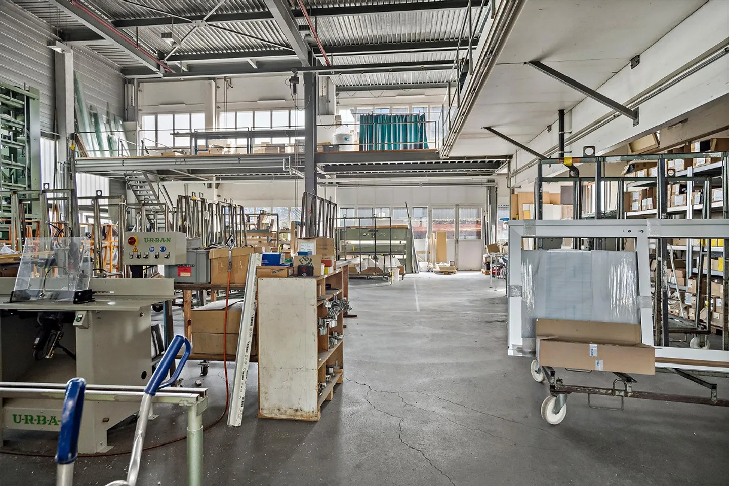 Hall Commercial au Rez-de-Chaussée à Louer - Photo 7 sur 10