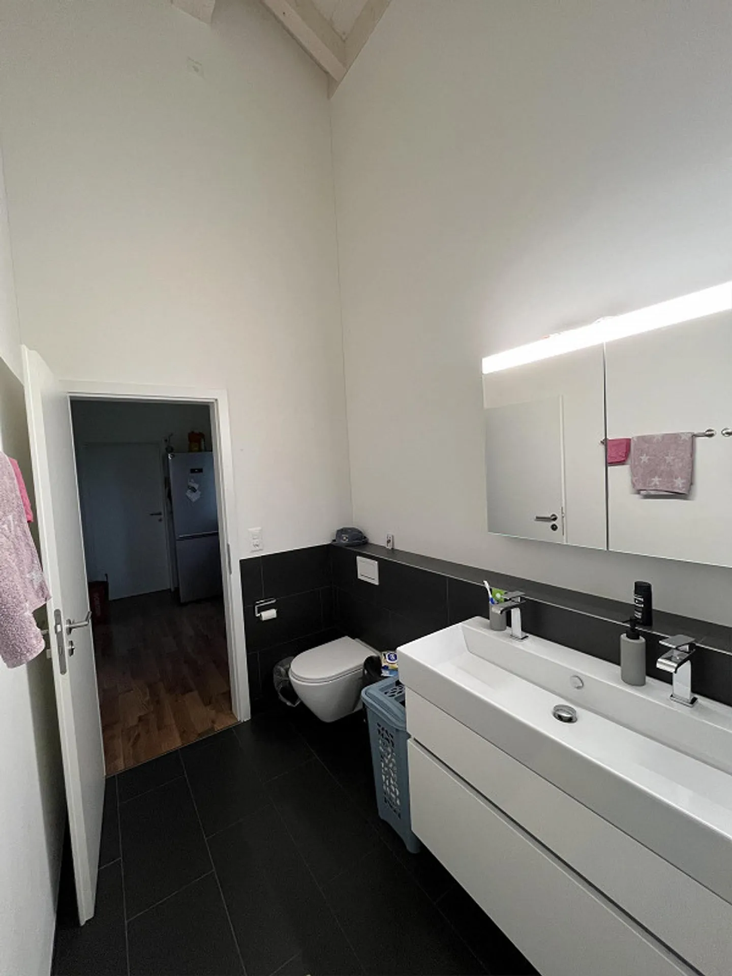 2 Rooms + Shower/WC on the 2nd Floor – Quiet Tenant Wanted (Shared Apartment) - Photo 6 of 12