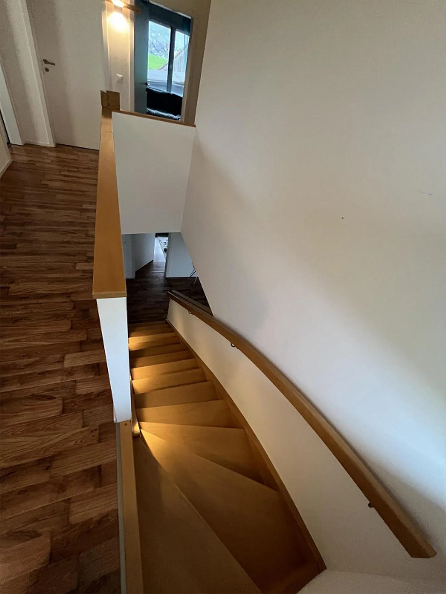 2 Rooms + Shower/WC on the 2nd Floor – Quiet Tenant Wanted (Shared Apartment) - Photo 2 of 12