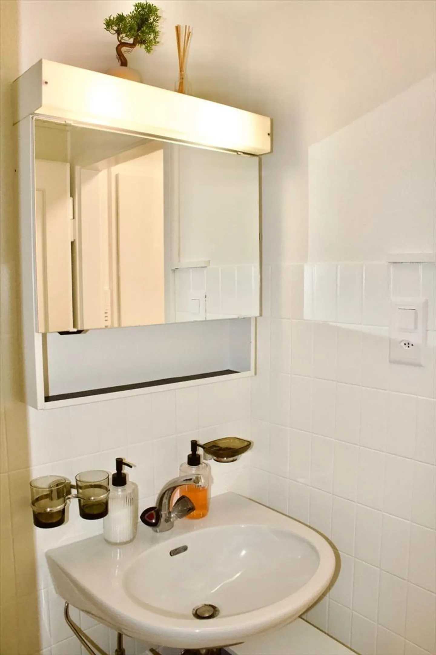 Furnished 1-room apartment - Photo 5 of 13