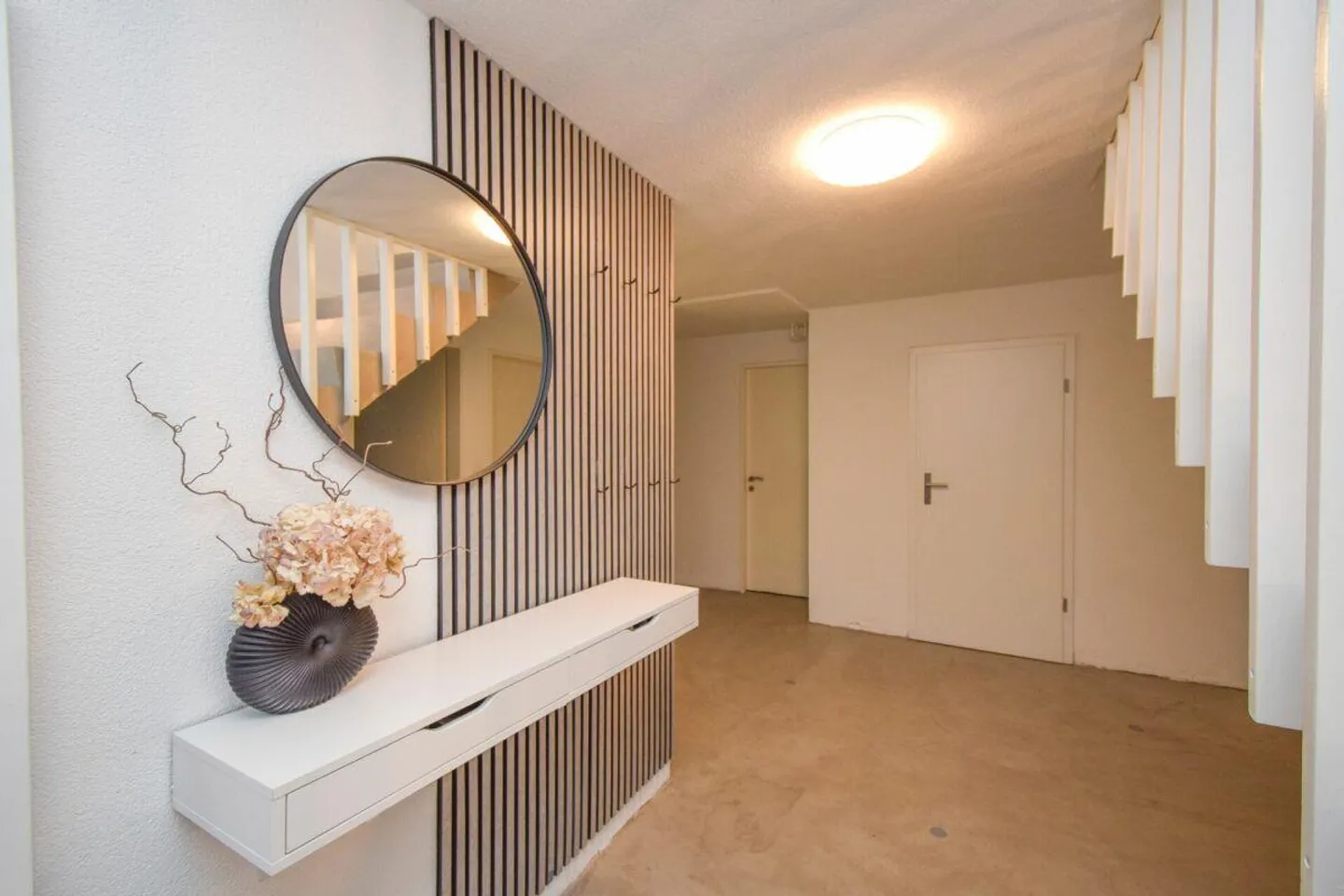 6.5-Room Single-Family House in Family-Friendly Location in Amriswil - Photo 3 of 29