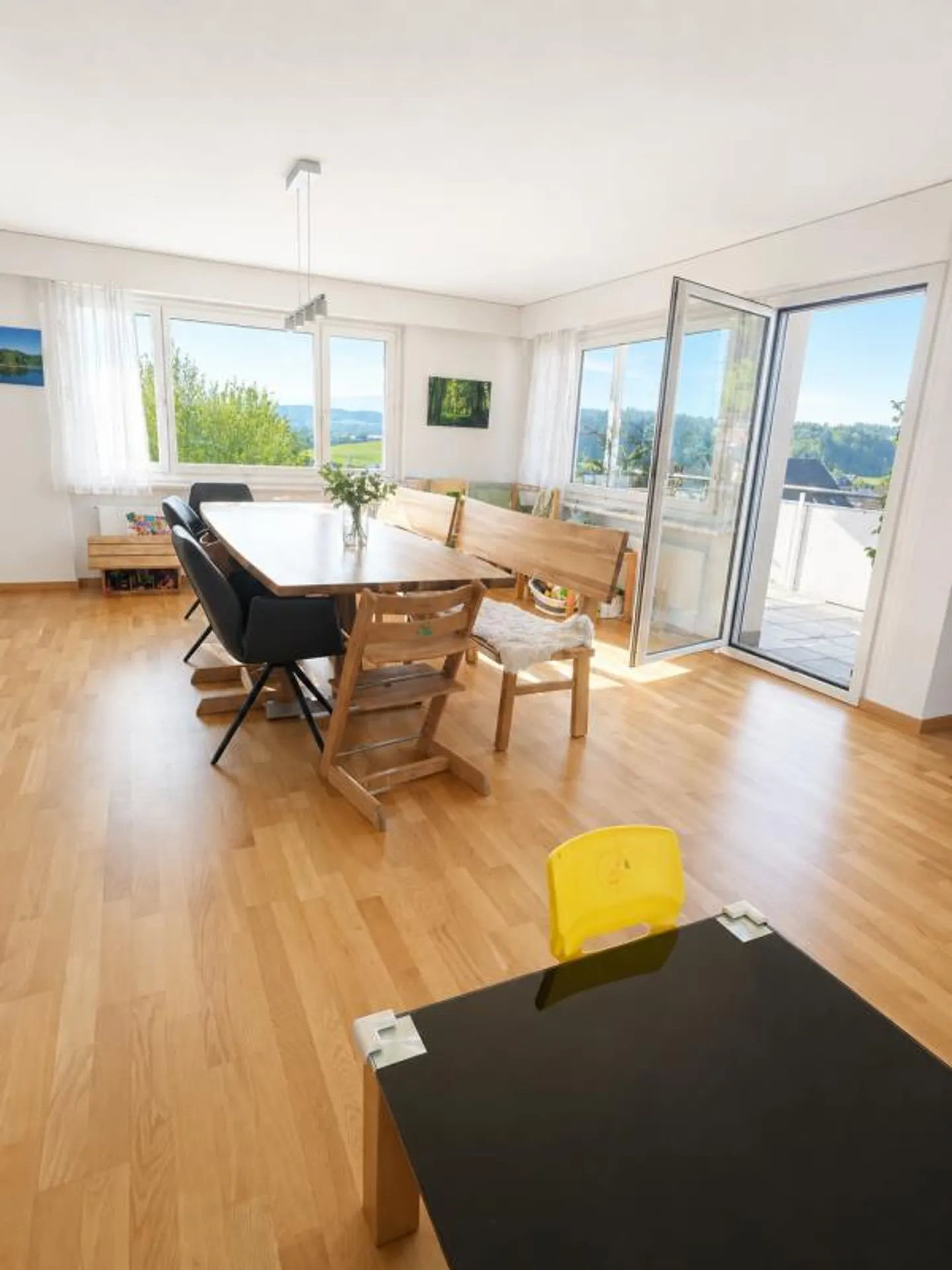 Attractive 4.5-room apartment in a family-friendly neighborhood - Photo 1 of 6