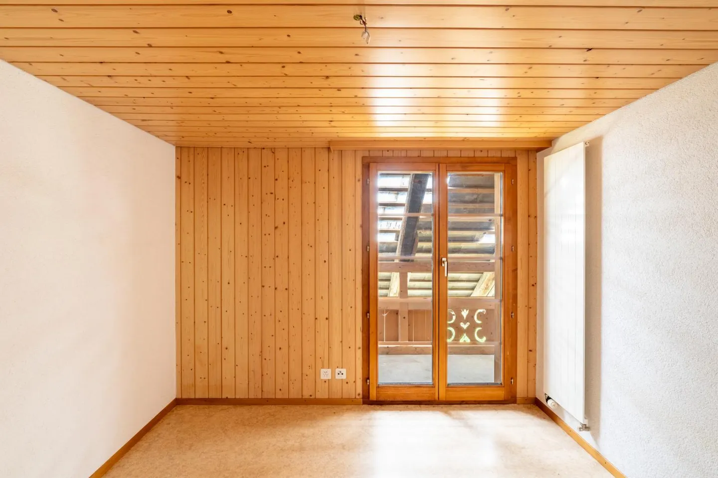 Two-family house with plenty of outdoor space by the idyllic stream in Sumiswald - Photo 7 of 9