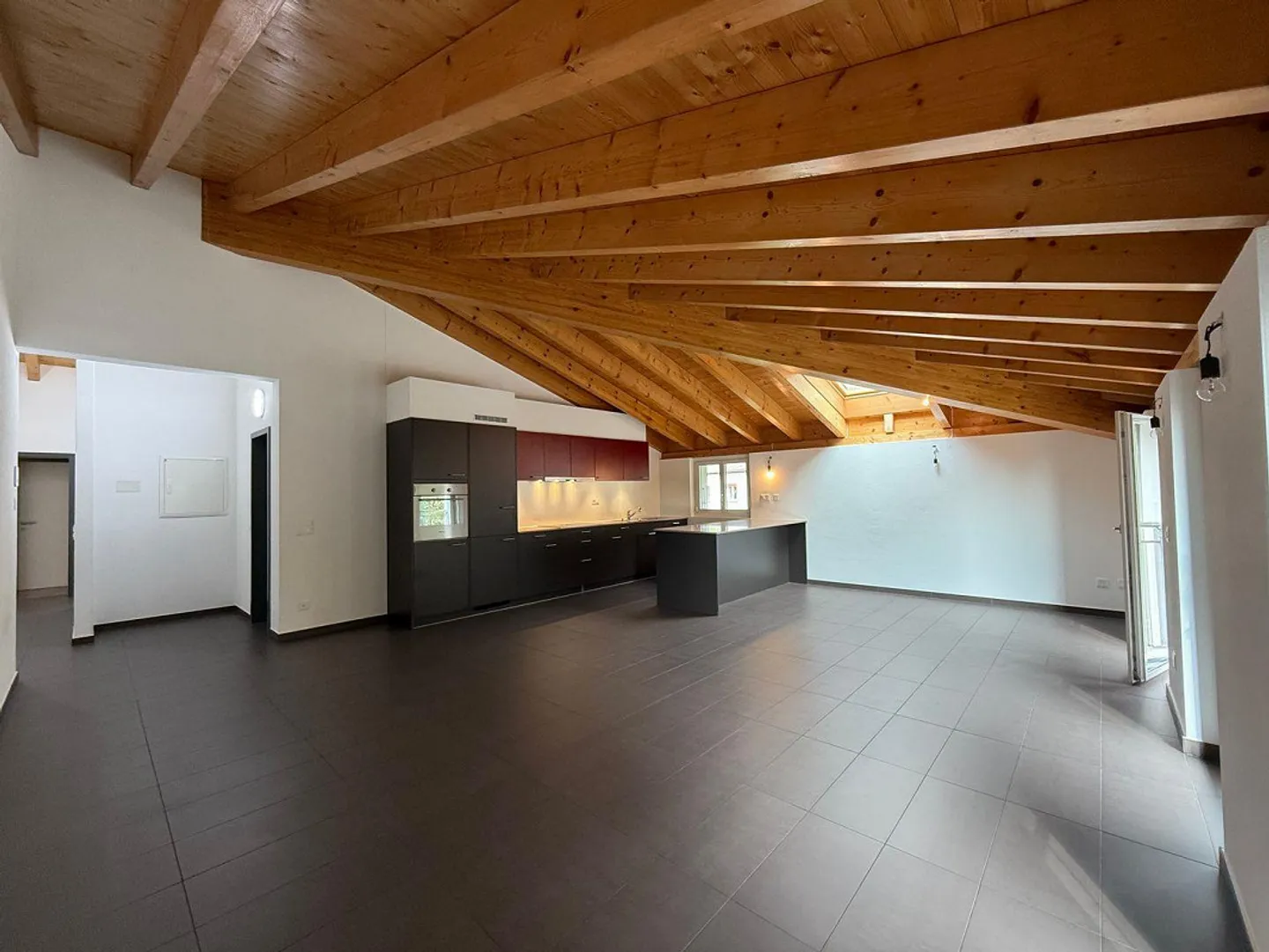 Attico elegante 4.5 locali a Cadro - Foto 3 di 12