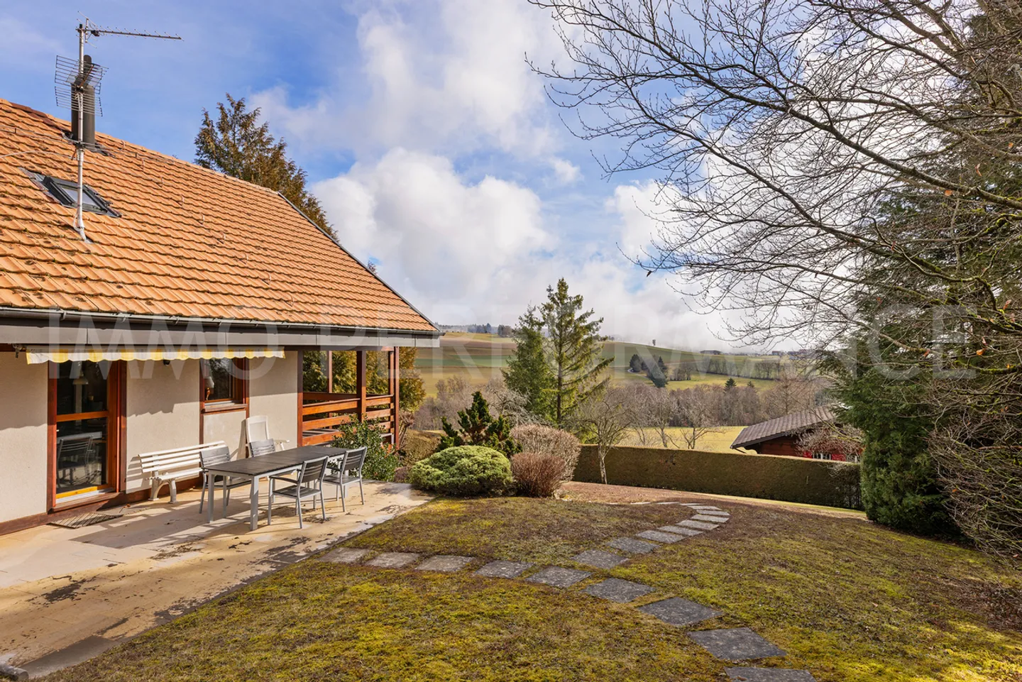 Charming Villa-Chalet with Views - Photo 6 of 14