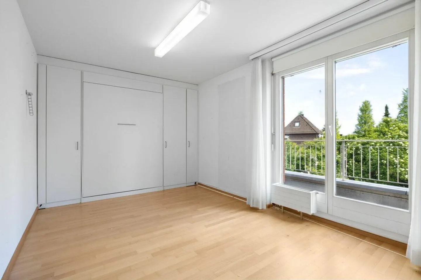 Schöne 3.5-Zimmer-Attikawohnung auf dem Bruderholz mit grosser Terrasse und AEP - Foto 9 von 13