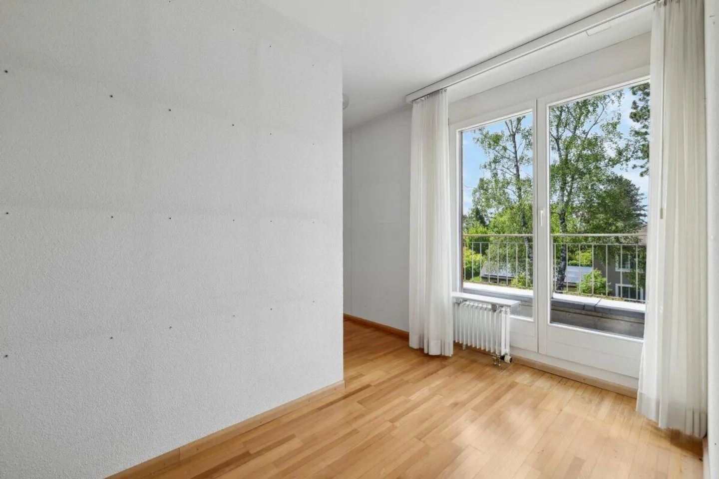 Schöne 3.5-Zimmer-Attikawohnung auf dem Bruderholz mit grosser Terrasse und AEP - Foto 8 von 13