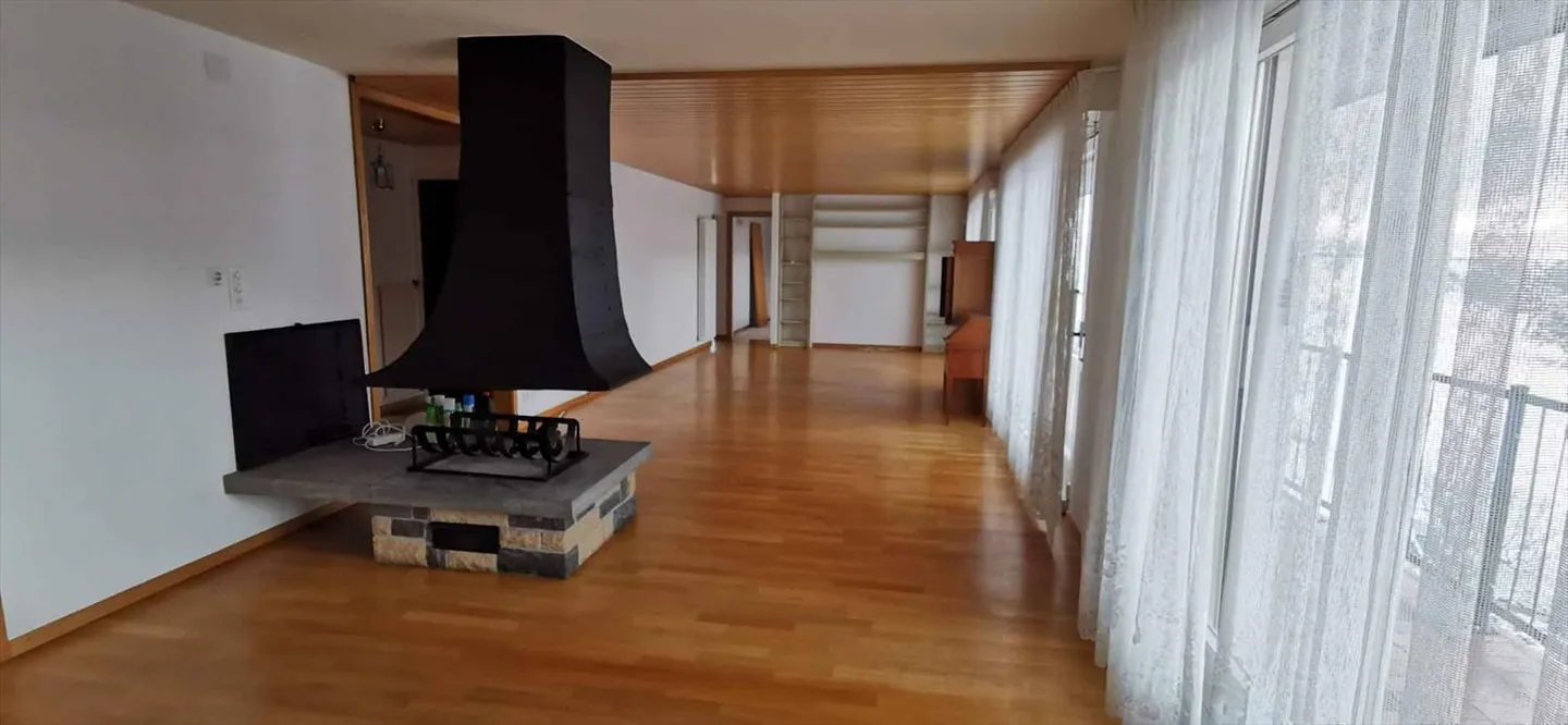 Bell'appartamento di 4,5 stanze in affitto - Foto 3 di 4