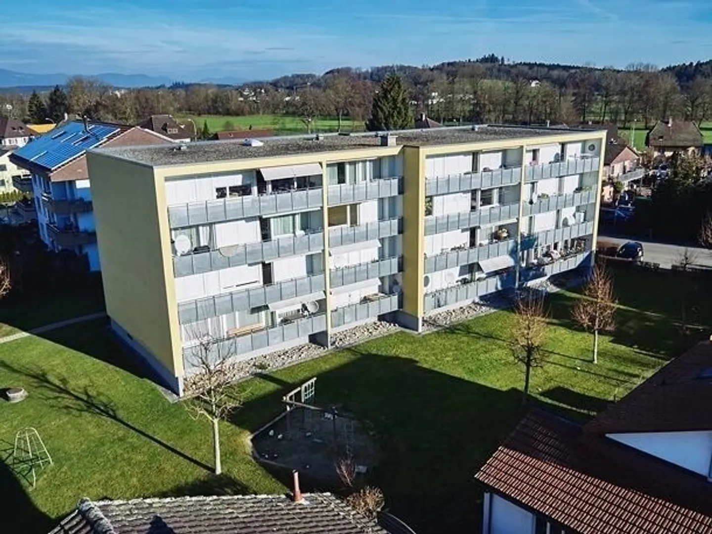 Superbe appartement de 4,5 pièces dans la verdure ! - Photo 1 sur 7