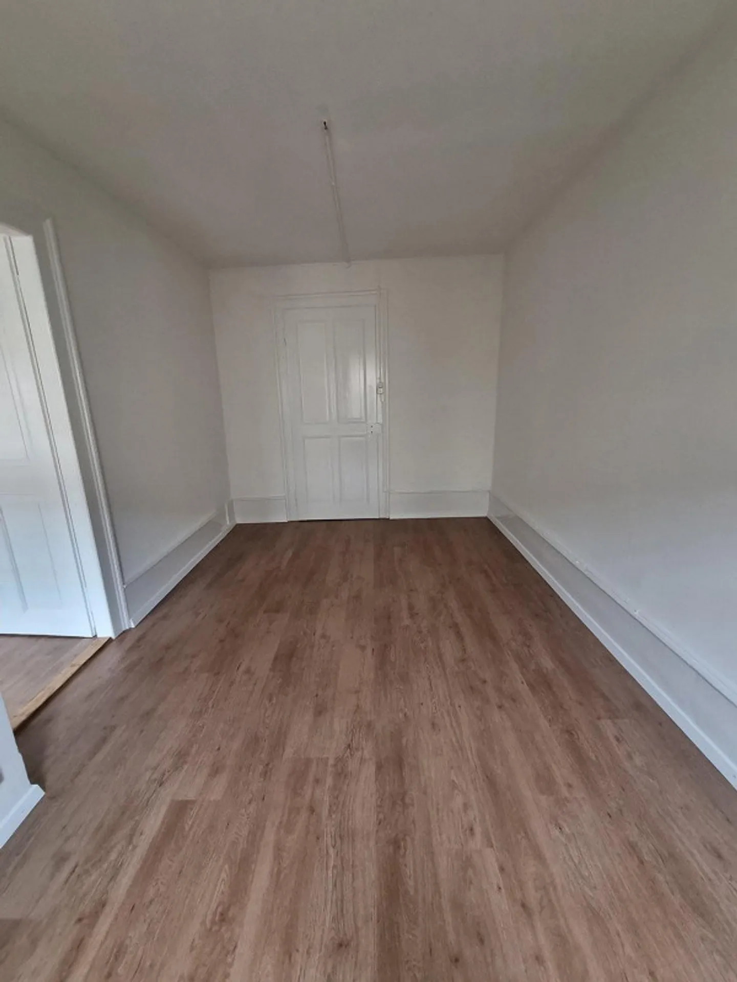 Charmante Altbauwohnung  frisch saniert mit traumhafter Dachterrasse - Foto 6 von 8