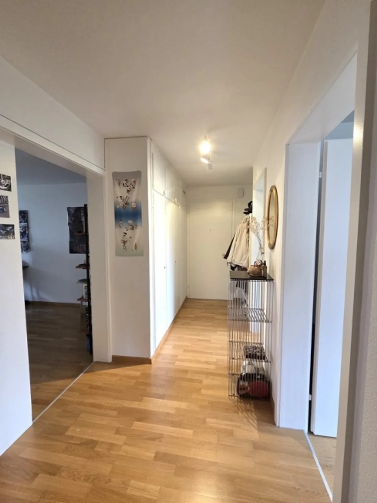 Appartamento affascinante con 3 stanze e balcone in una posizione centrale ad Albisrieden - Foto 3 di 12