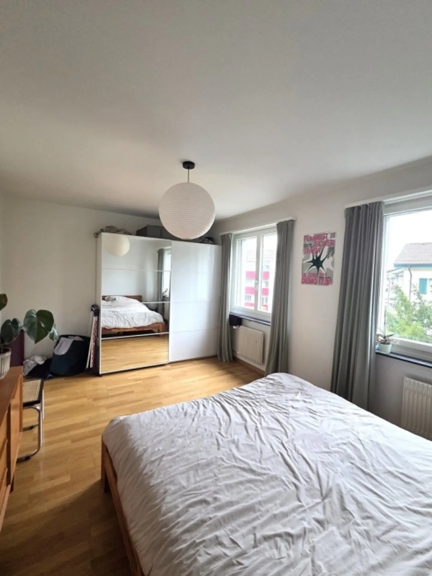 Appartamento affascinante con 3 stanze e balcone in una posizione centrale ad Albisrieden - Foto 8 di 12