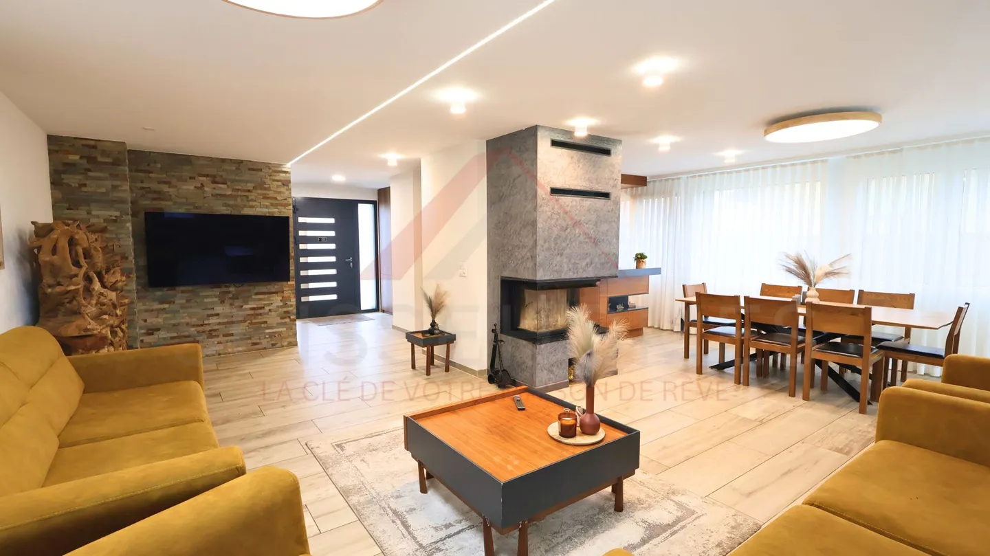 Modern Villa of Exception - 4½ Rooms, Heated Swimming Pool and Panoramic Terrace - Photo 2 of 25