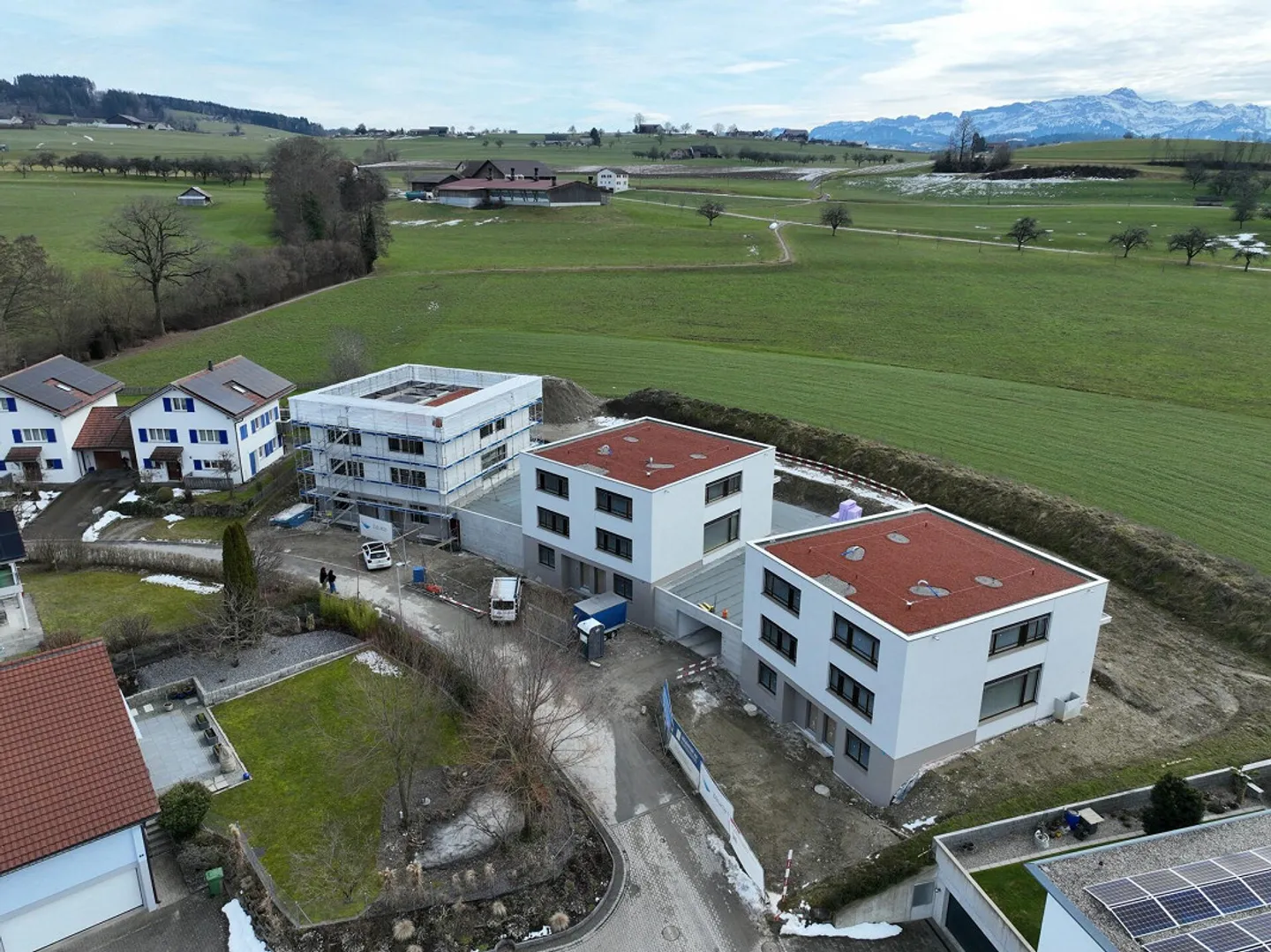 New 5.5-room semi-detached house, available end of May 2026 - Photo 3 of 7