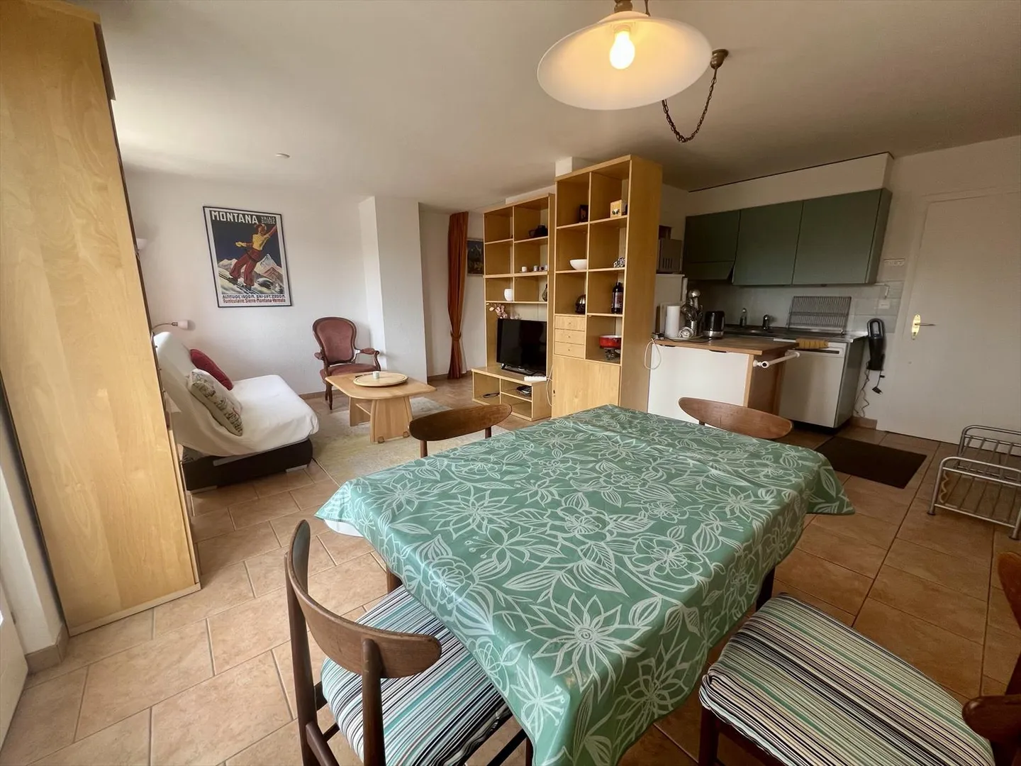 2.5 Room Apartment - Photo 3 of 7