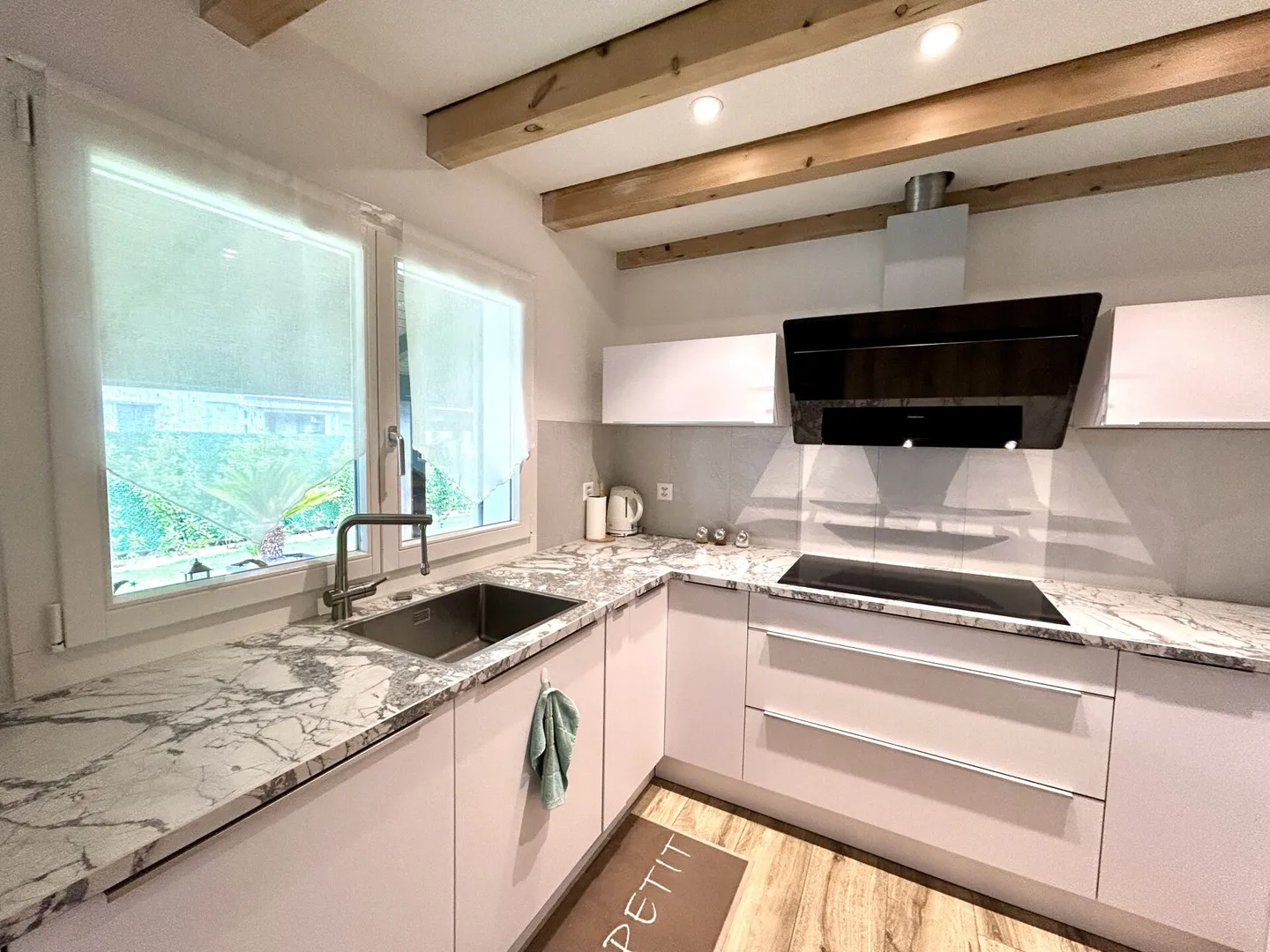 Charming single-family home with large garden and garage - extensively modernized! - Photo 6 of 20