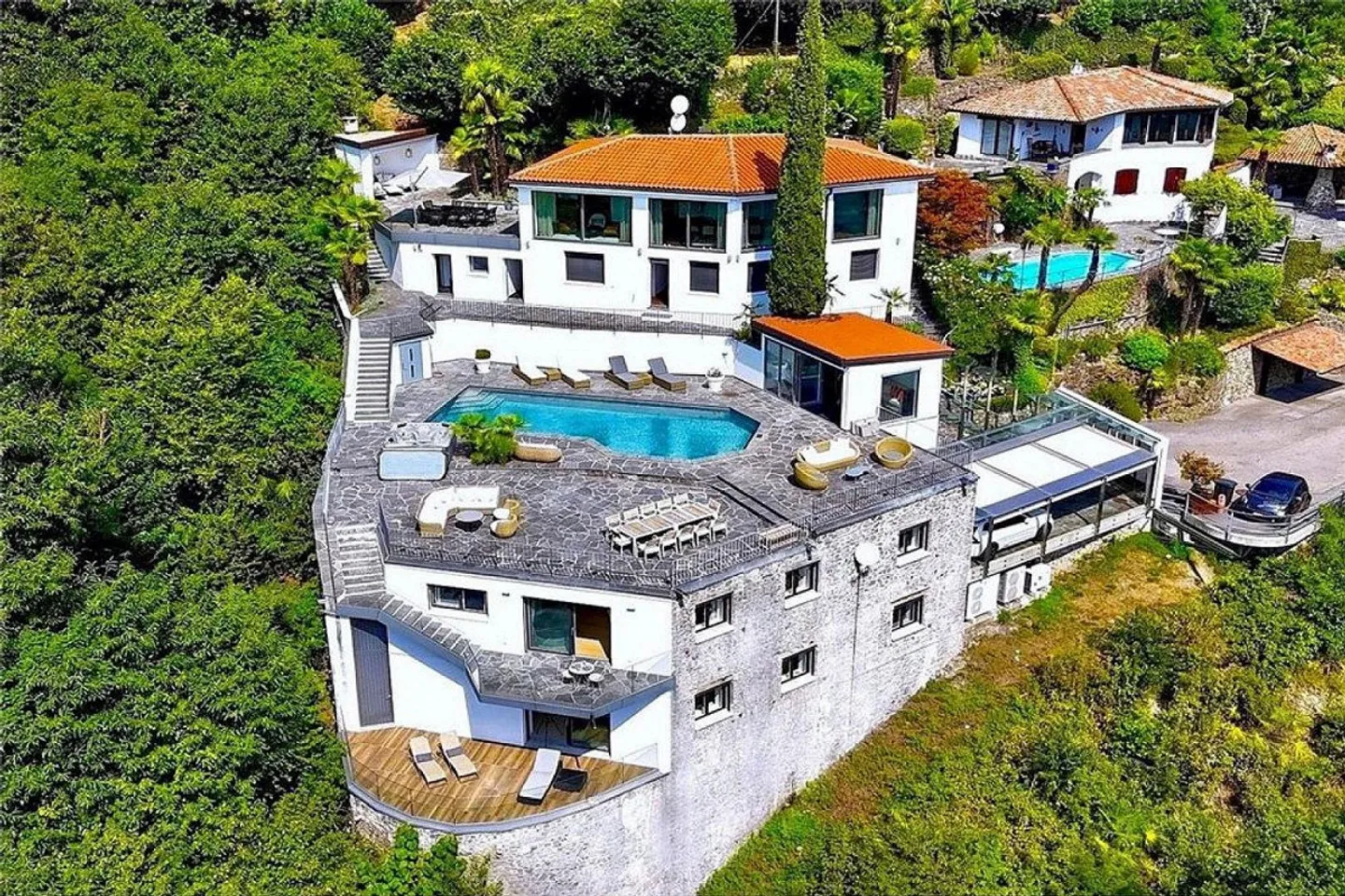 Vico Morcote - A true gem! Exclusive dream property - Photo 3 of 13