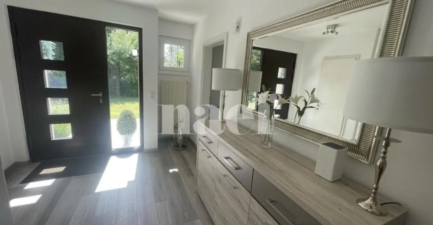 Bella villa indipendente completamente ristrutturata con grande giardino - Foto 9 di 13