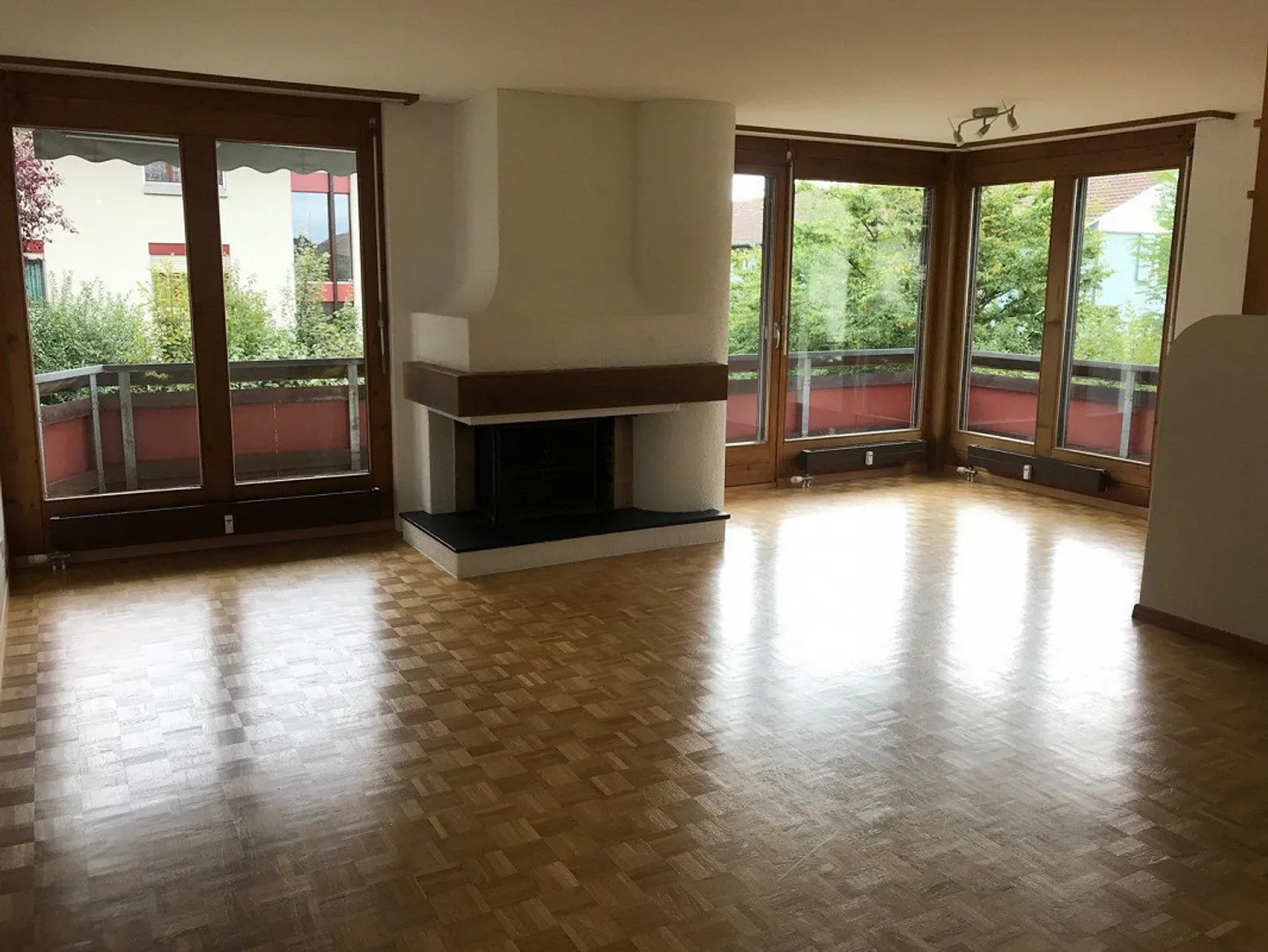 Appartamento attraente di 4½ stanze in un quartiere adatto alle famiglie - Foto 2 di 11