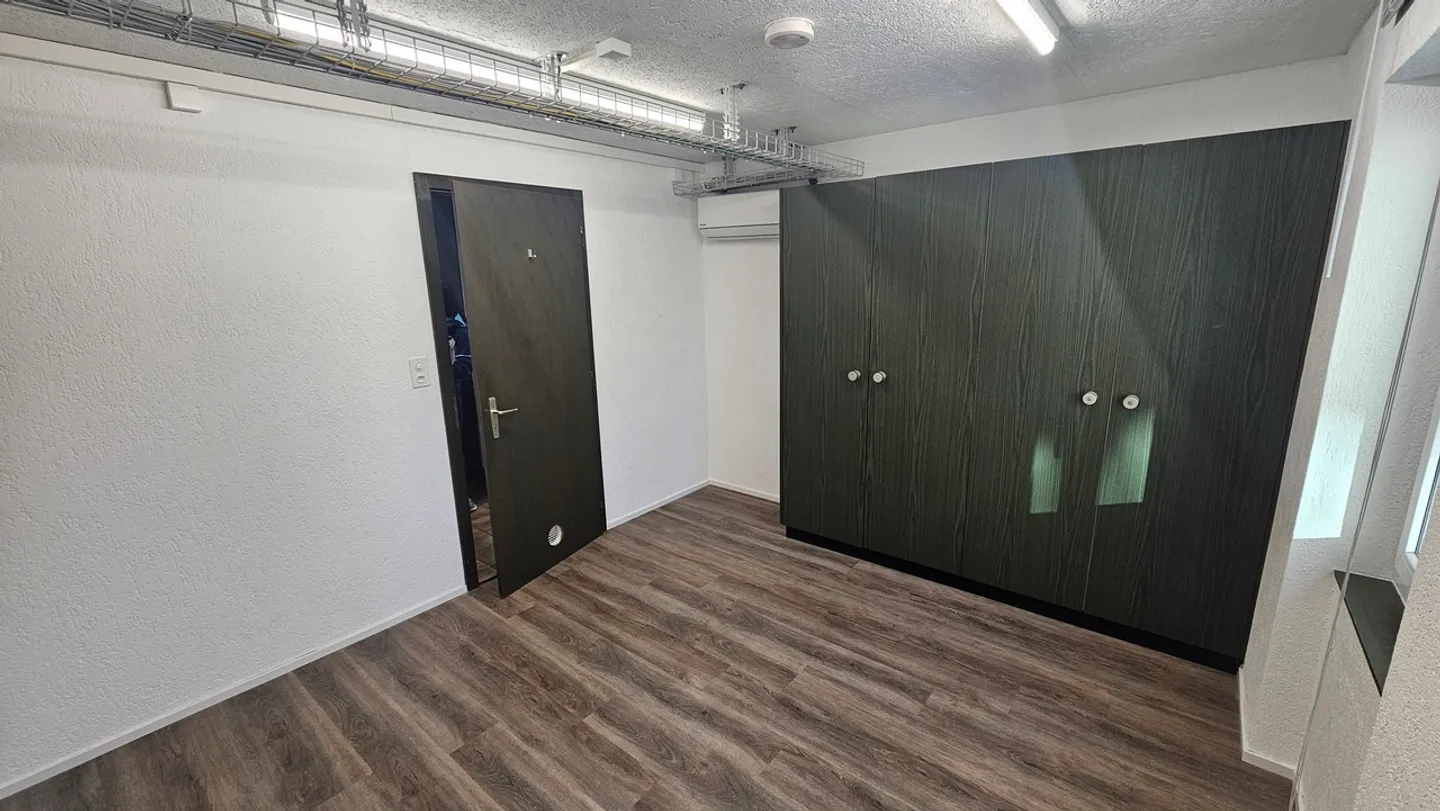 Offices of 80 m2 - Photo 6 of 13