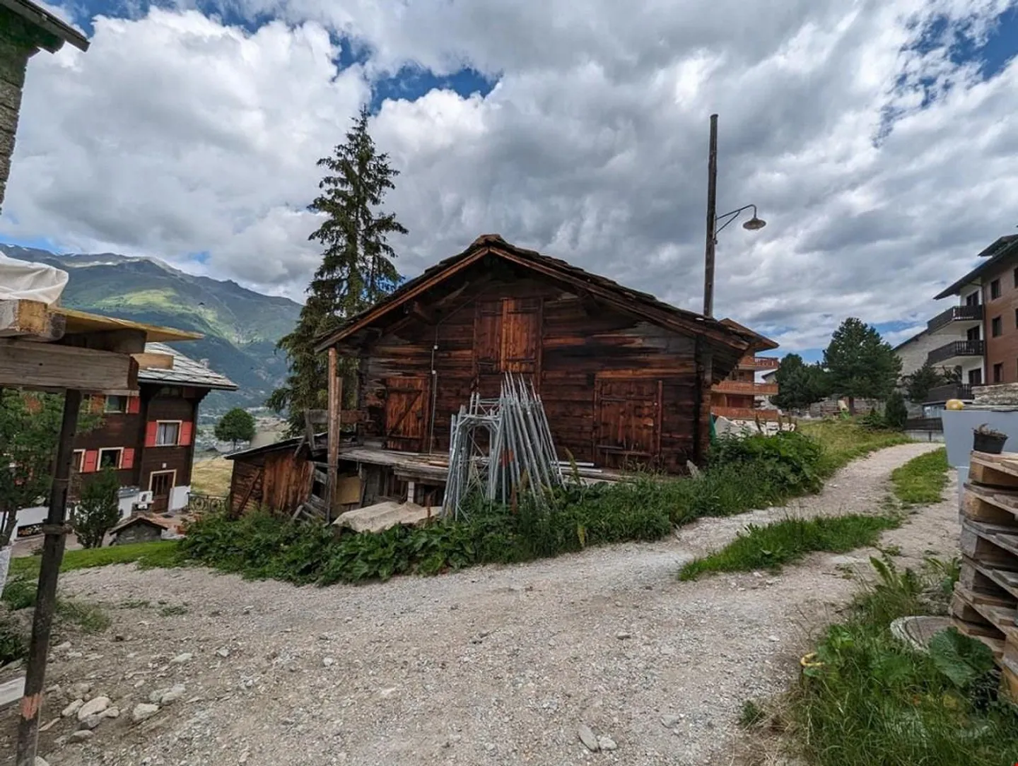 Terreno interessante per case plurifamiliari in posizione privilegiata a Grächen - Foto 5 di 11