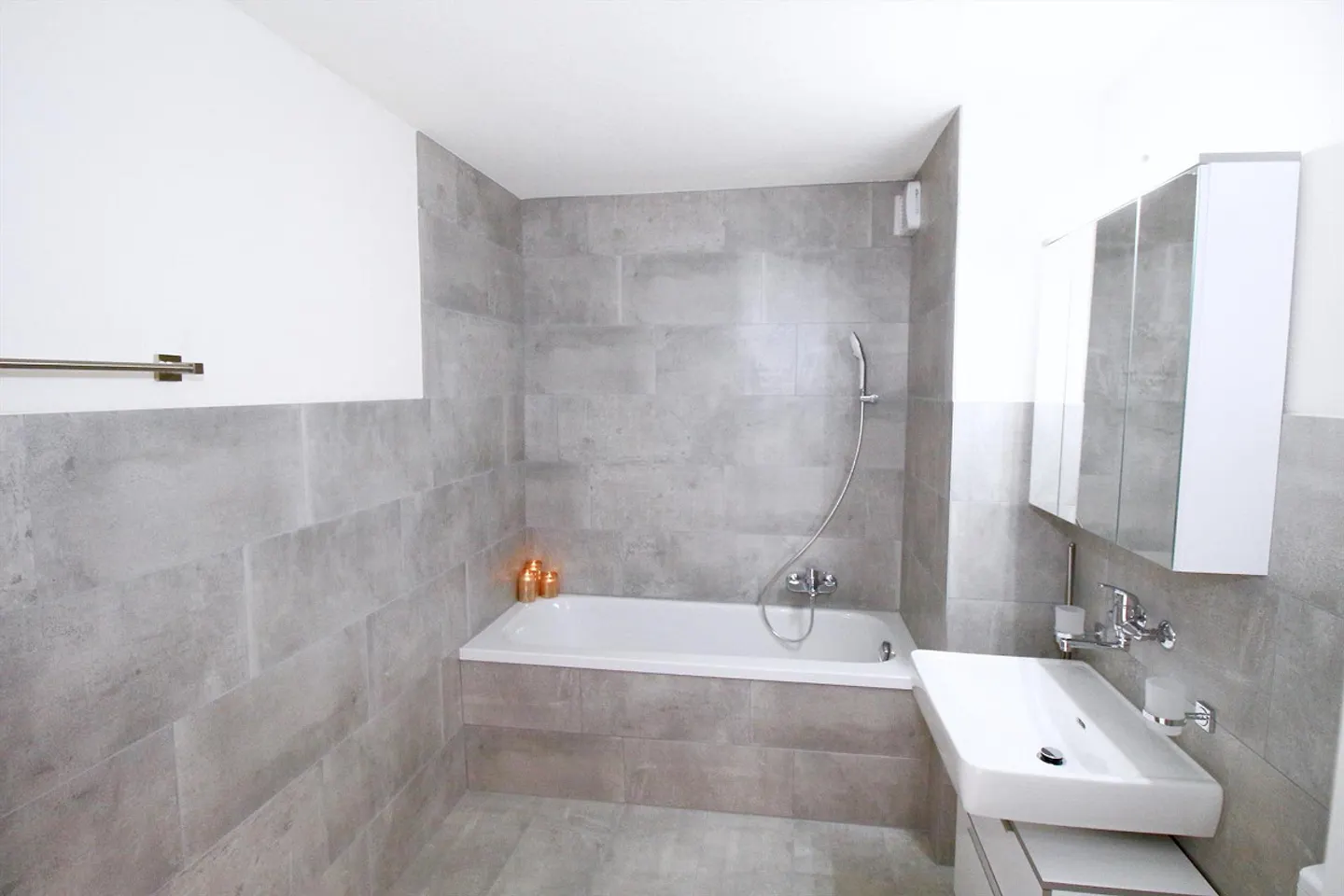 Bright, lively, beautiful 2.5 room apartment for rent - Photo 8 of 10